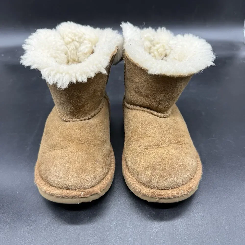 UGG Bailey Bootie Kids Size 8 Brown Fur lined Bow winter